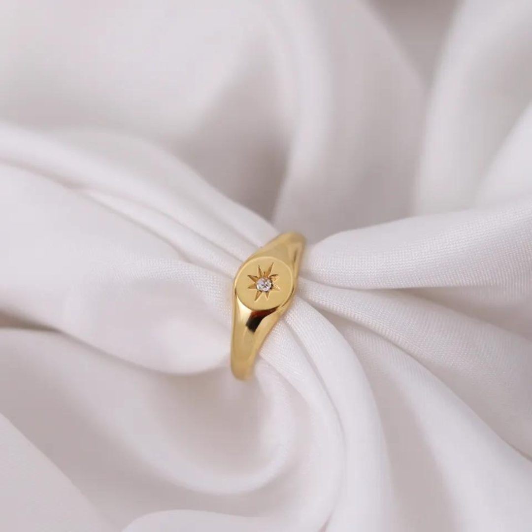 French Style Stainless Steel Jewelry 18K Gold Plated Dainty Starburst Ring Minimalist North Star CZ Diamond Signet Rings