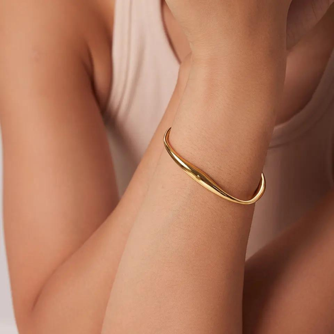 Gold 2025 wave bracelet